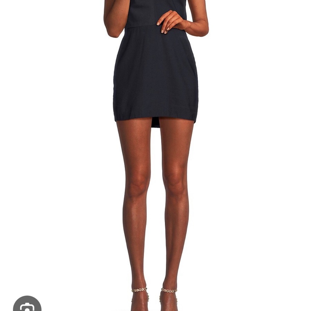 size 4 - Picture 2 of 4